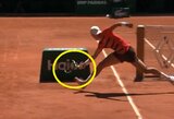 „Roland Garros“ turnyre – reto grožio Rune smūgis ir Filso sprendimas trauktis