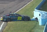 Debiutinės K.Raikkoneno lenktynės „Nascar“ baigėsi avarija: „Gerai pasilinksminau“