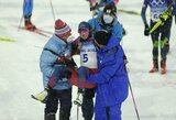 Drama olimpinėse biatlono lenktynėse: norvegė visiškai išseko, prarado medalį ir buvo nunešta nuo finišo linijos (papildyta)