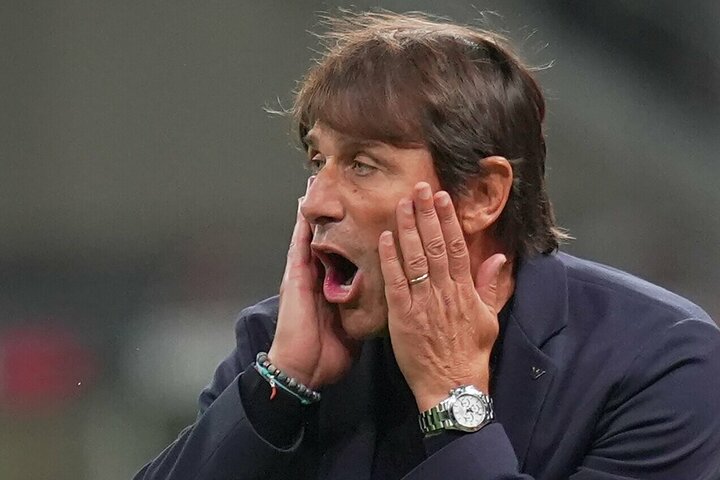 Vis garsiau kalbama apie galimą Antonio Conte pasitraukimą iš „Napoli“, komandos vadovas tai neigia