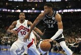 „Bucks“ laimėjo dviejų blogiausių NBA komandų akistatą