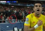 „Benficos“ sirgalius metė lazdą į įvartį švenčiantį L.Diazą, „Atletico“ fanai Mančesteryje sulaikyti dėl nacistinių saliutų