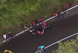 „Giro d‘Italia“ lenktynėse – toliau plintantis covid-19 virusas, šiurpi vieno iš lyderių avarija ir P.Ackermanno pergalė