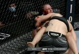 „UFC Fight Night 200“: krauju nuolietoje kovoje J.Stoliarenko teko pripažinti A.Davis pranašumą