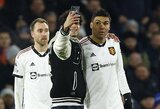 Pamatykite: į aikštę įsiveržęs sirgalius pasidarė asmenukę su Casemiro