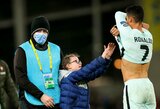 Pamatykite: gražus C.Ronaldo gestas pavertė jaunosios Airijos futbolo sirgalės vakarą nepamirštamu, žaidėjas sulaukė gausių ovacijų