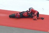 „MotoGP“ drama: Marcas Marquezas krito, o nauju čempionato lyderiu tapo jo brolis