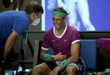 „Australian Open“: R.Nadaliui mačo metu prireikė tablečių, D.Šapovalovas sulaužė raketę ir pareiškė kaltinimus korupcija