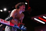 Šiurpus vaizdas UFC: pirmavęs pagrindinės kovos dalyvis po parvertimo prarado sąmonę ir neštuvais išgabentas iš arenos