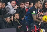 Keisčiausias metų futbolo epizodas? Žiūrovas rungtynių metu įkišo pirštą L.Ocamposui į užpakalį