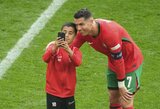 „UEFA užmerkė akis, nes jis labai mažas“: tėvas atskleidė, kaip UEFA sureagavo į C.Ronaldo gerbėjo išbėgimą į aikštę