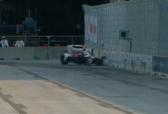 D.Malūkas vėl nebaigė „IndyCar“ lenktynių: rėžėsi į barjerus