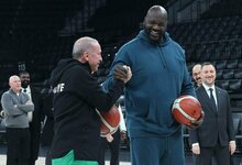 Recepas Tayyipas Erdoganas, Shaquille'as O'Nealas | „Stop“ kadras