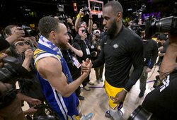 Po pralaimėjimo „Lakers“, S.Curry pasiuntė žinutę L.Jamesui: „Jis kiekvieną kartą iš tavęs išgauna tai, kas yra geriausia“