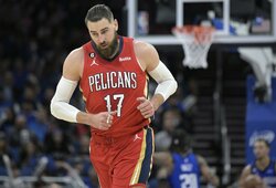 Portlande - J.Valančiūno įspūdinga kova dėl kamuolių ir pratęsta „Pelicans“ pergalių serija