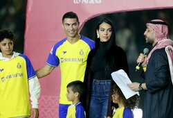 C.Ronaldo su šeima gyvena prabangiame Saudo Arabijos viešbutyje, kainuojančiame 250 tūkst. svarų per mėnesį