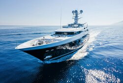 „Metalist“ savininkas bando padėti Charkivui: parduoda prabangią savo jachtą už beveik 50 mln. eurų