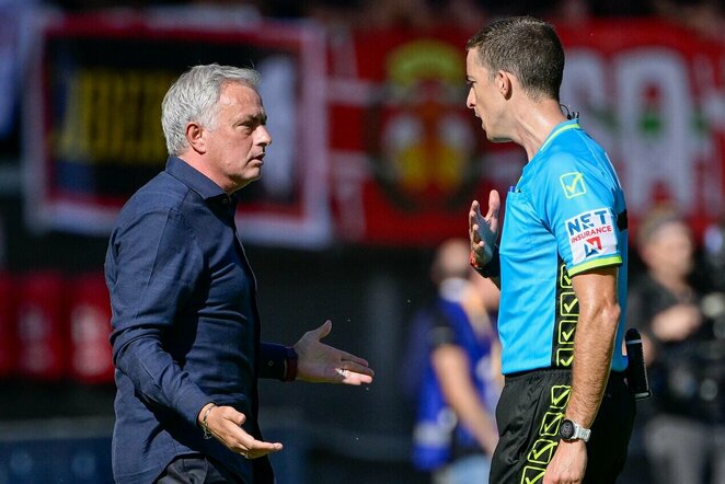 Jose Mourinho buvo pašalintas iš aikštės | Scanpix nuotr.