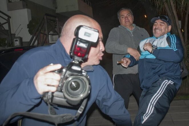 Enrique Medina (kair.) ir Diego Maradona | vancouversun.com nuotr.