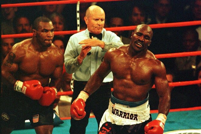 Mike'as Tysonas ir Evanderis Holyfieldas | Scanpix nuotr.