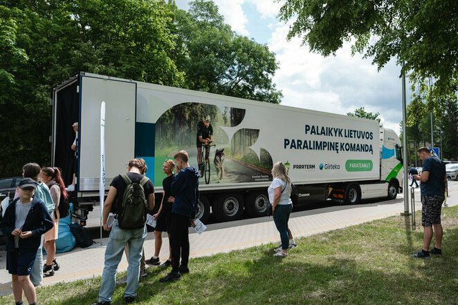 Paralimpinėje pamokų dienoje – smagios pramogos, įtraukiančios edukacijos ir dovanos vaikams | Parateam.lt nuotr.