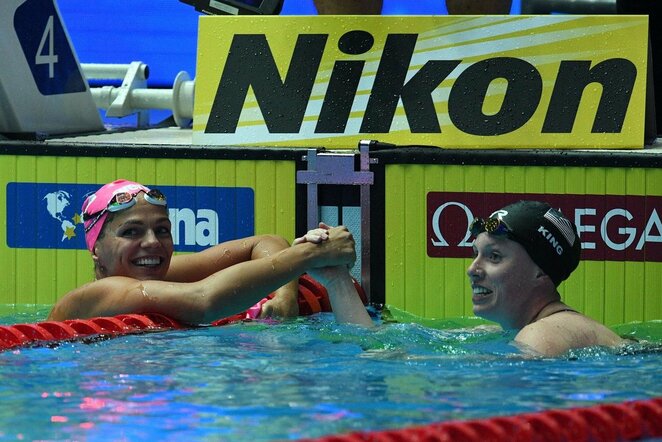Lilly King ir Julija Jefimova | Scanpix nuotr.