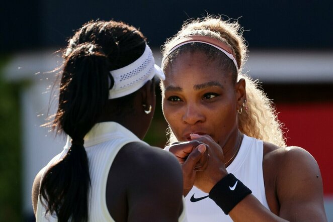 Serena Williams ir Victoria Mboko prieš Erin Routliffe ir Nicolę Melichar-Martinez | EPA nuotr.