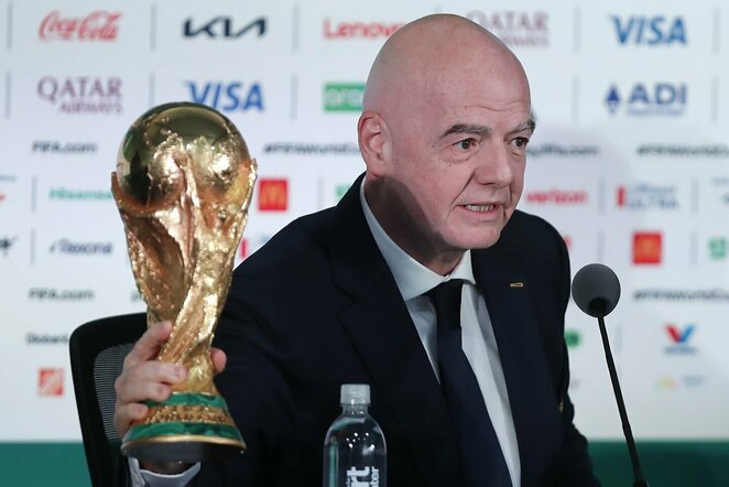 Gianni Infantino | EPA / ISAAC ESQUIVEL nuotr.