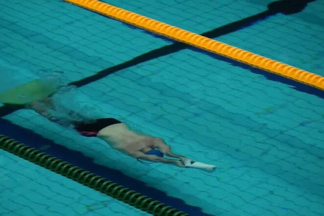 Plaukimas su pelekais | „Stop“ kadras