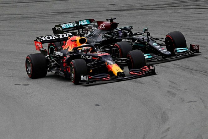 Maxas Verstappenas ir Lewisas Hamiltonas | Scanpix nuotr.