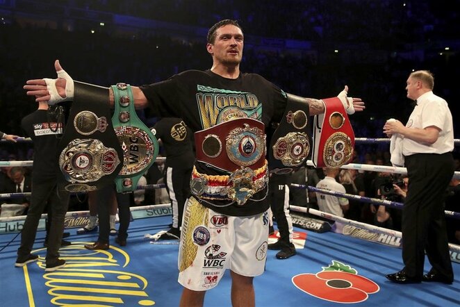 Oleksandras Usykas prieš Tony Bellew | Scanpix nuotr.