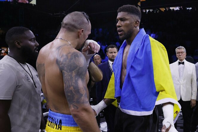 Oleksandras Usykas ir Anthony Joshua | Scanpix nuotr.