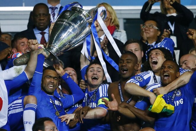 Triumfuojantys Londono „Chelsea“ komandos futbolininkai | AP/Scanpix nuotr.