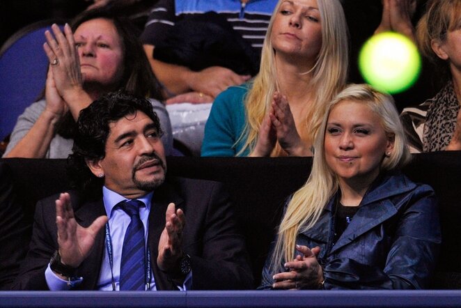 Diego Maradona (kairėje) ir Veronica Ojeda (dešinėje) | AFP/Scanpix nuotr.