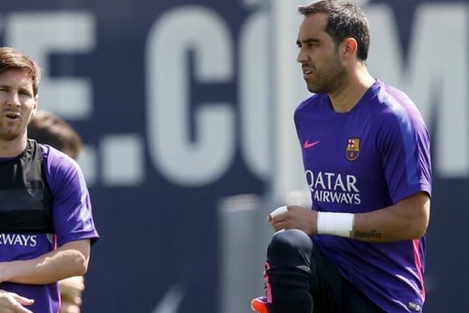 Lionelis Messi ir Claudio Bravo | Reuters/Scanpix nuotr.