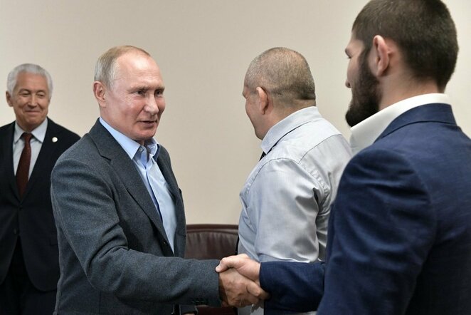 Vladimiras Putinas ir Chabibas Nurmagomedovas | Scanpix nuotr.