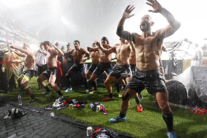 Naujosios Zelandijos regbininkai atlieka Haka šokį po pergalės | Reuters/Scanpix nuotr.