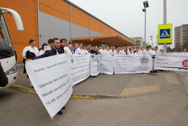 Lietuvos dziudo čempionate – masinis protestas prieš federacijos prezidentą Mariaus Vizbaro / BNS foto nuotr.
