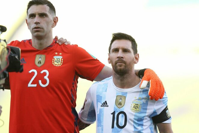 Emiliano Martinezas ir Lionelis Messi | Scanpix nuotr.