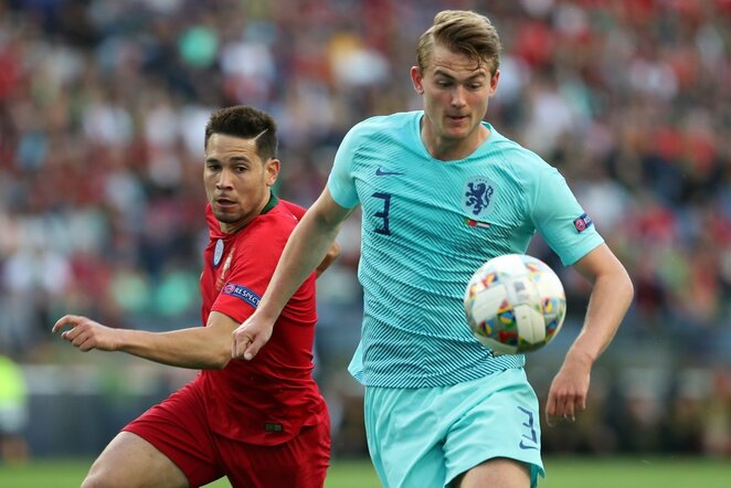 Matthijsas De Ligtas (dešinėje) | Scanpix nuotr.