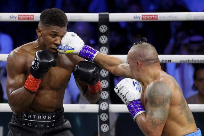 Anthony Joshua ir Oleksandrasa Usykas | Scanpix nuotr.