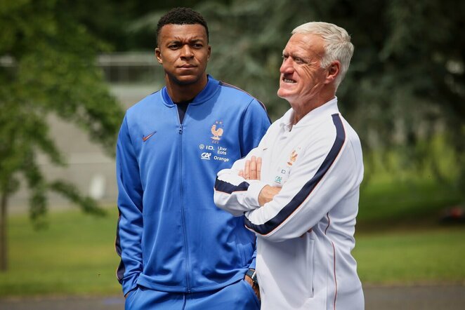 Kylianas Mbappe ir Didieras Deschampsas | EPA nuotr.