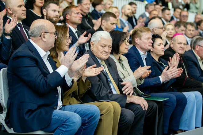 Kaune duris atvėrė Prezidento Valdo Adamkaus lengvosios atletikos maniežas | Teodoro Biliūno / BNS foto nuotr.