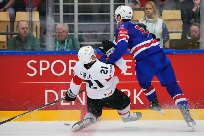 Šveicarija – JAV rungtynių akimirka | IIHF nuotr.