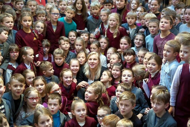 Rūta Meilutytė su vaikais | Organizatorių nuotr.
