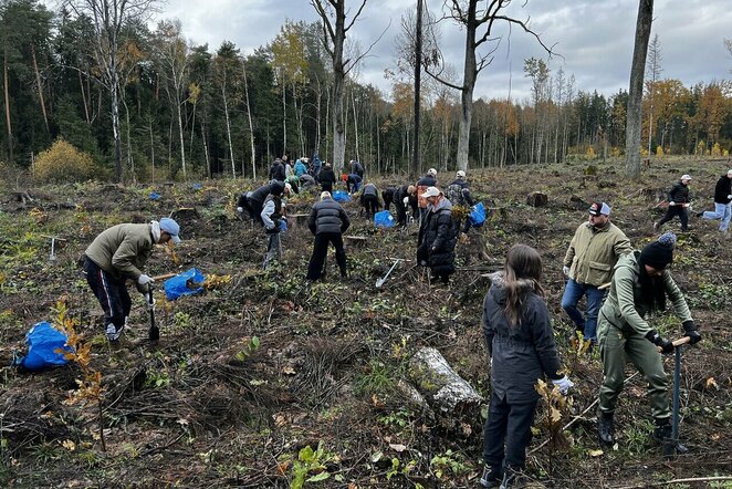 Penkiakovininkai pasodino 3 500 medžių | Organizatorių nuotr.