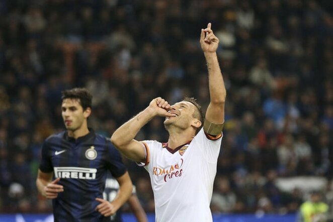 Francesco Totti šiandien įmušė 230-ąjį lygos įvartį | AFP/Scanpix nuotr.