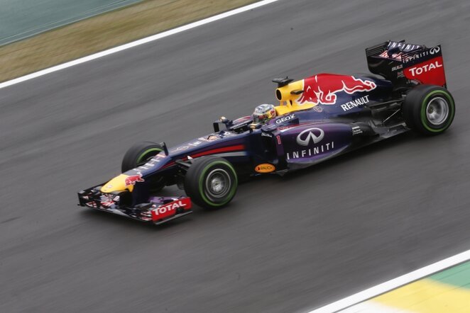 Sebastianas Vettelis galės naudoti pirmąjį numerį | AP/Scanpix nuotr.