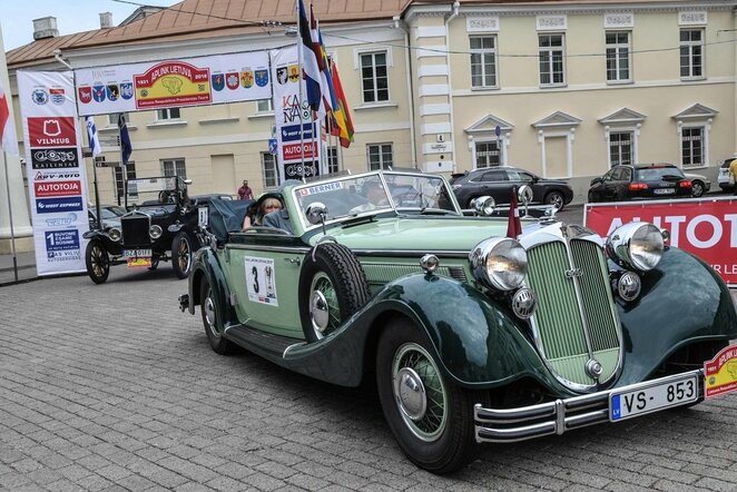 Perlas ralio karūnoje – unikalūs istoriniai automobiliai | Organizatorių nuotr.