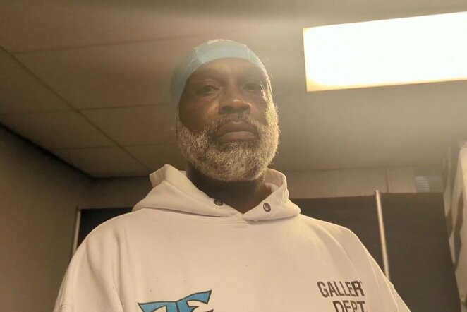 Derekas Ennisas | „Stop“ kadras